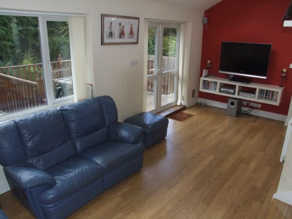 Michael Anthony Hemel Hempstead - NASH MILLS - LOUNGE
